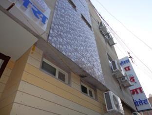 Oyo 36211 Hotel Padma Palace اوجاين المظهر الخارجي الصورة